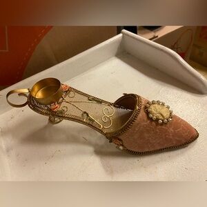 Elegant vintage velvet shoe cameo tea light holder